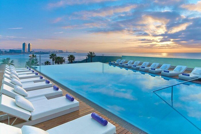 w-barcelona pool-1